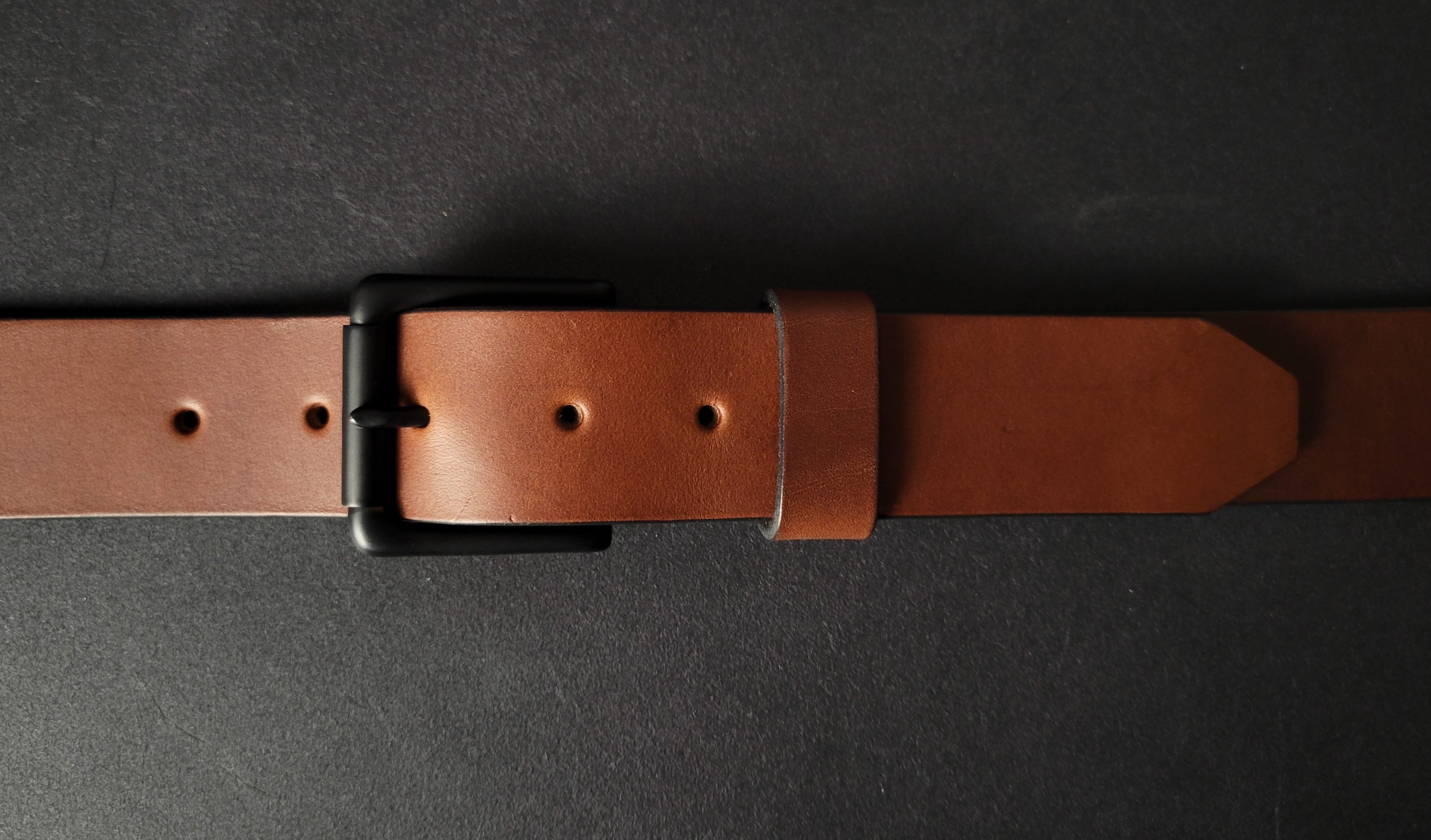 BROWN LEATHER BELT - black matte buckle