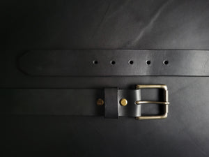 BLACK LEATHER BELT - antique brass buckle