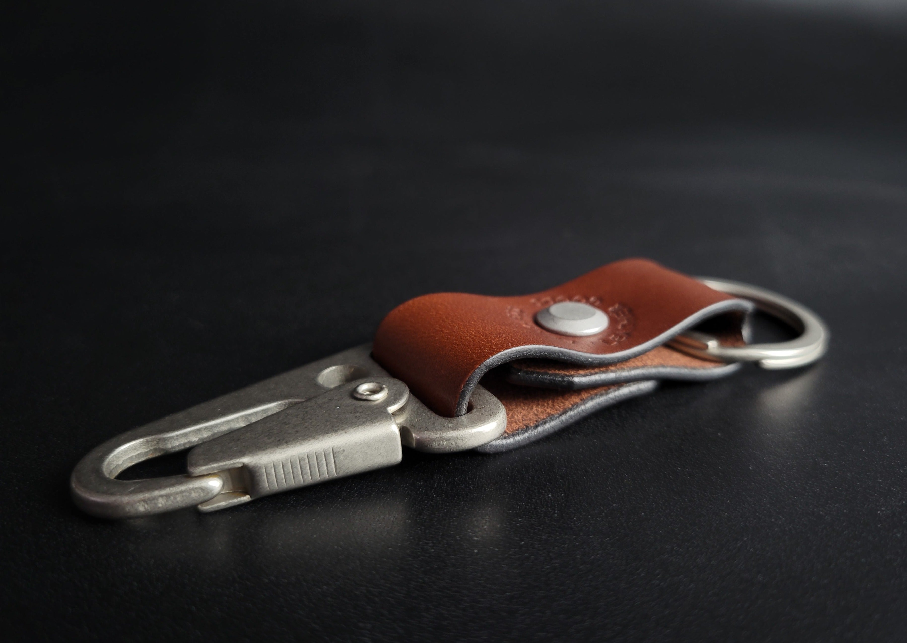 BROWN LEATHER KEYRING - nickel matte hardware